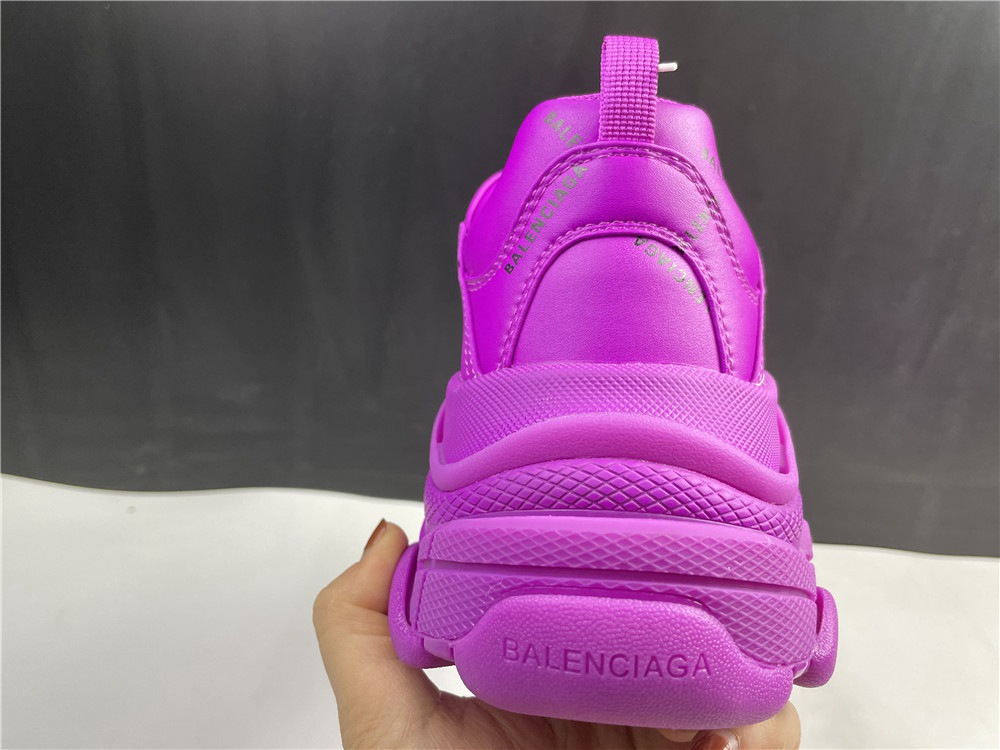 TRIPLE-S SNEAKER
